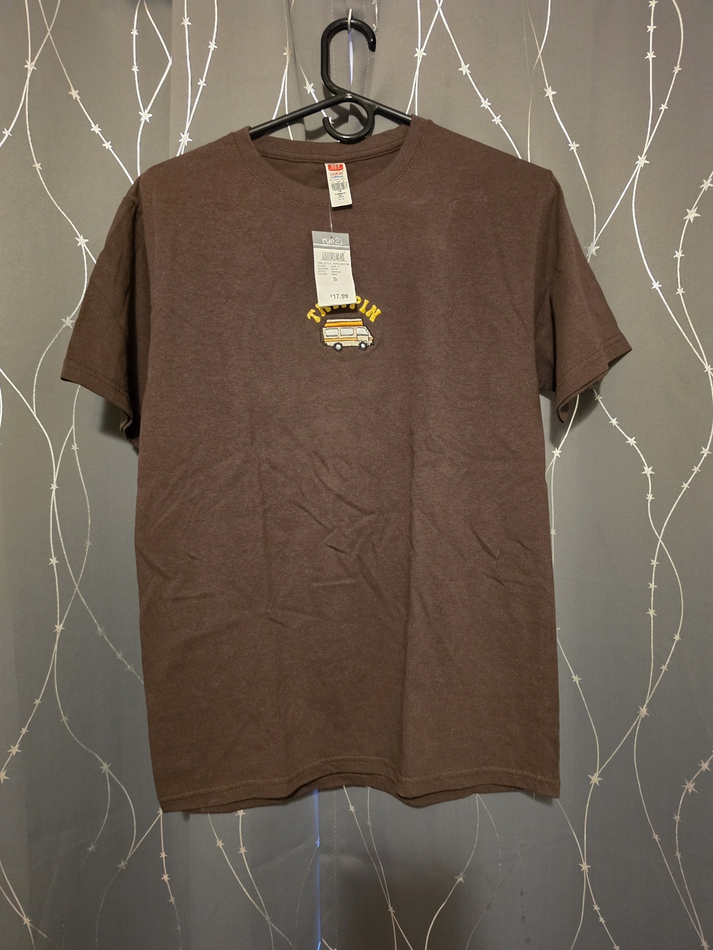 Rue21 Brown Short Sleeve Graphic Tee with Van
